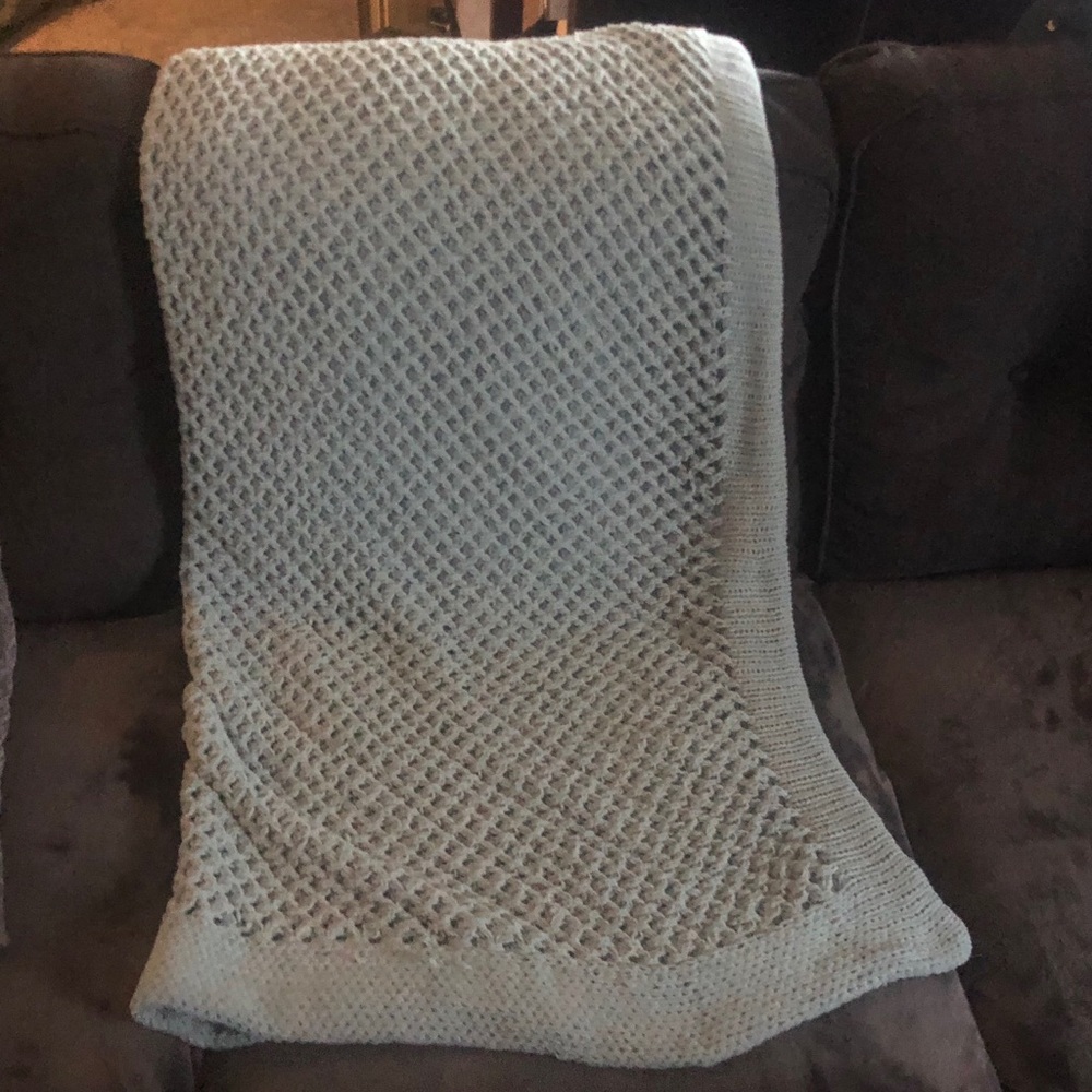 Artisan de Luxe decorative throw blanket